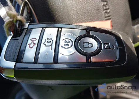 2021 Ford Escape Sel z USA, uszkodzony, nr VIN 1FMCU9H67MUA61211